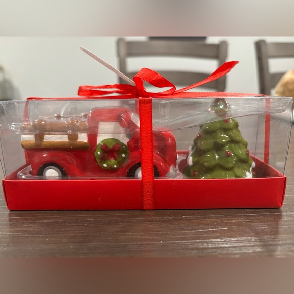 NWT 2-Piece Salt and Pepper Shaker Set with a Red Truck and Christmas Tree - Picture 2 of 5
